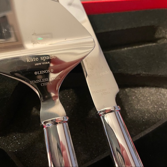 LIKE NEW Kate Spade Darling Point 2 Piece Dessert Set - Picture 4 of 12